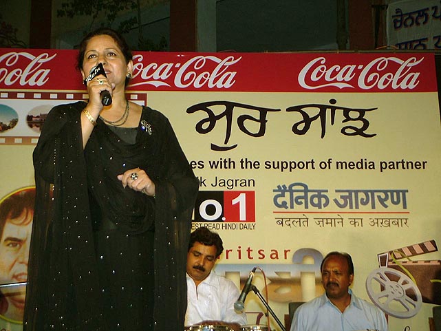 dolly guleria punjabi folk singer